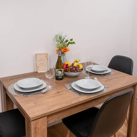 Apartwro 7th - Square, Railway Station Breslavia