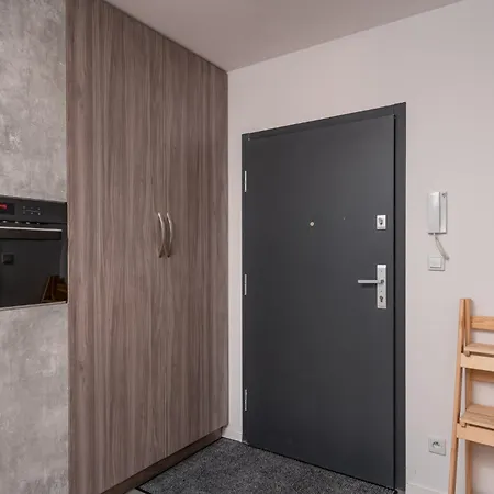 Apartwro 7th - Square, Railway Station Apartment Wroclaw